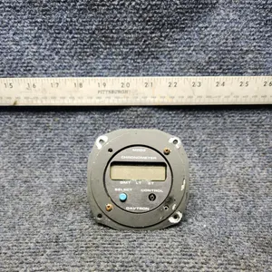 M800 | Davtron | CESSNA 172K | Digital Chronometer Indicator 14 Volts